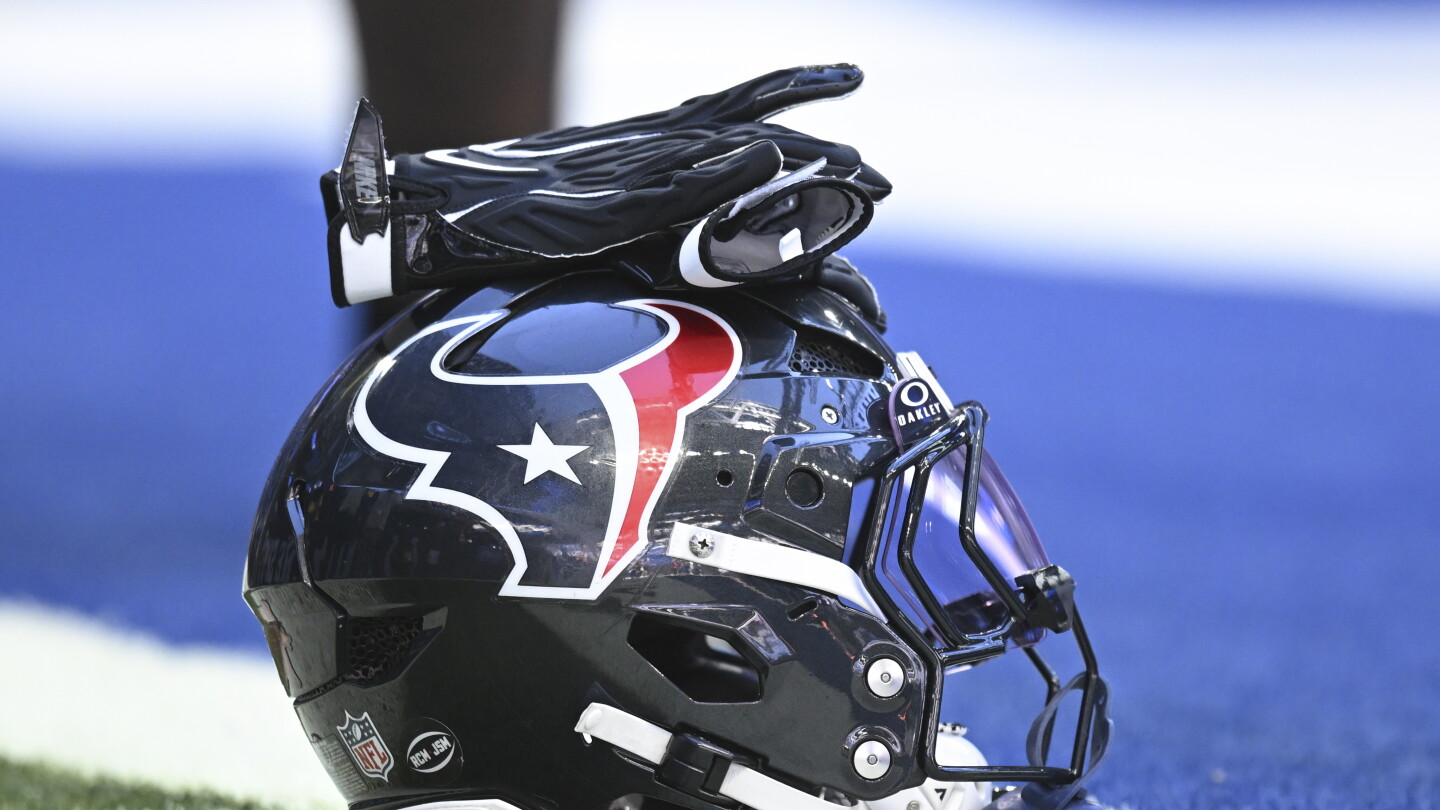 Seven Texans sit out Wednesday's practice with injuries