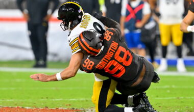 NFL tells teams that uncalled hip-drop tackle on Aaron Rodgers was clear example of penalty
