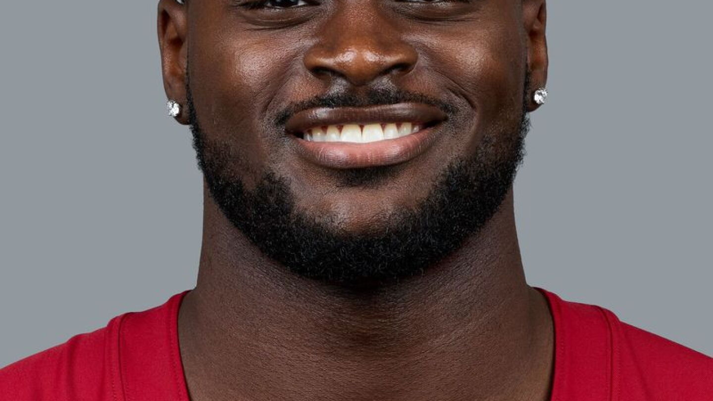 Love tells coaches Allgeier, Knight should play