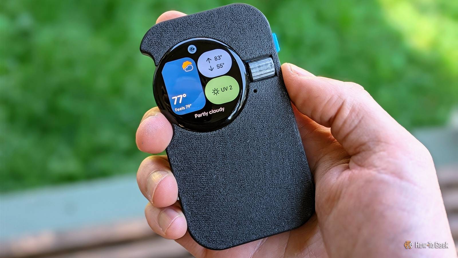 This simple 3D print transformed my Pixel Watch into a minimalist "dumb" phone
