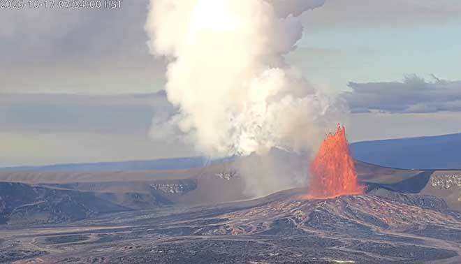 COURTESY USGS
Lava fountaining returned to Halemaumau crater on Hawaii island today for the first time since Aug. 25.