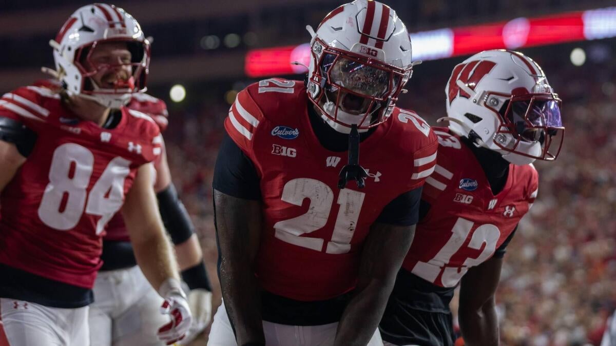 College football live updates, scores: Chaos continues after No. 16 USC goes down at Wisconsin