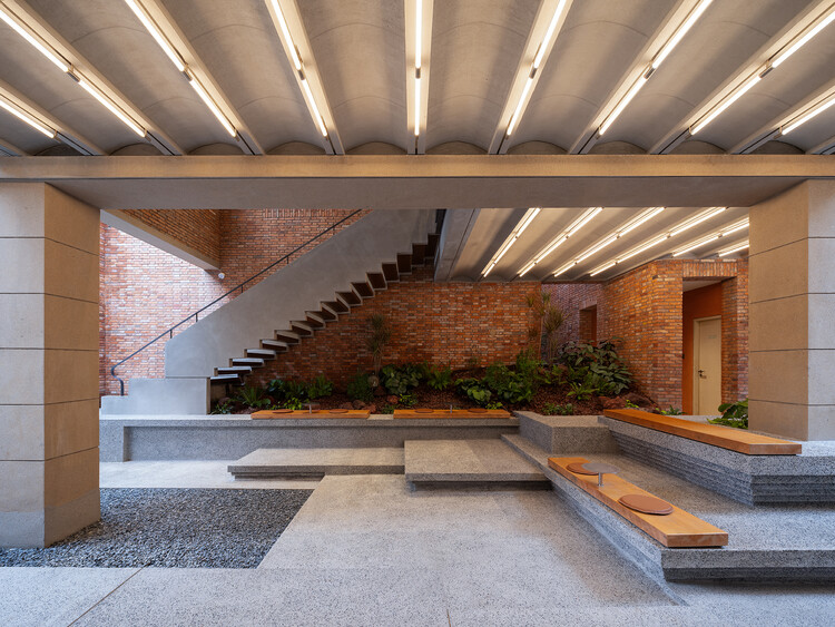 Yanqing Li Commercial Renovation / Mix Architecture - Image 1 of 41