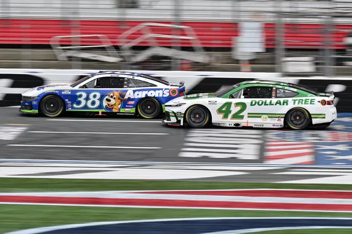 Zane Smith, Front Row Motorsports, John Hunter Nemechek, Legacy Motor Club