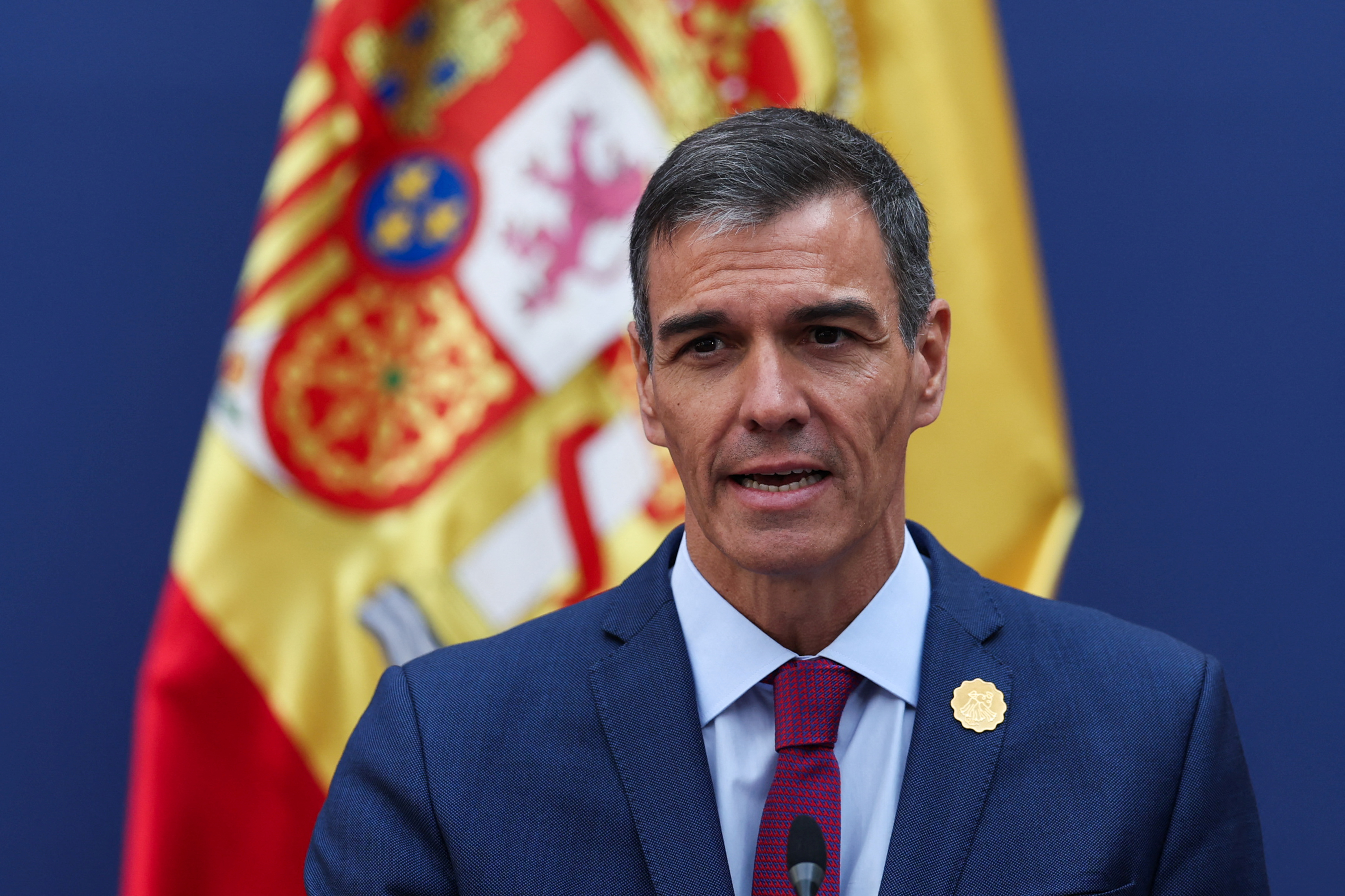 Spanish Prime Minister Pedro Sánchez speaking at the "Democracy Always" meeting in Santiago, Chile.