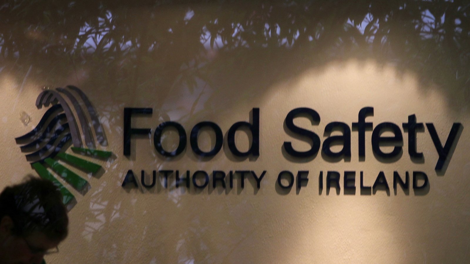 Adult dies with listeriosis as FSAI investigate outbreak