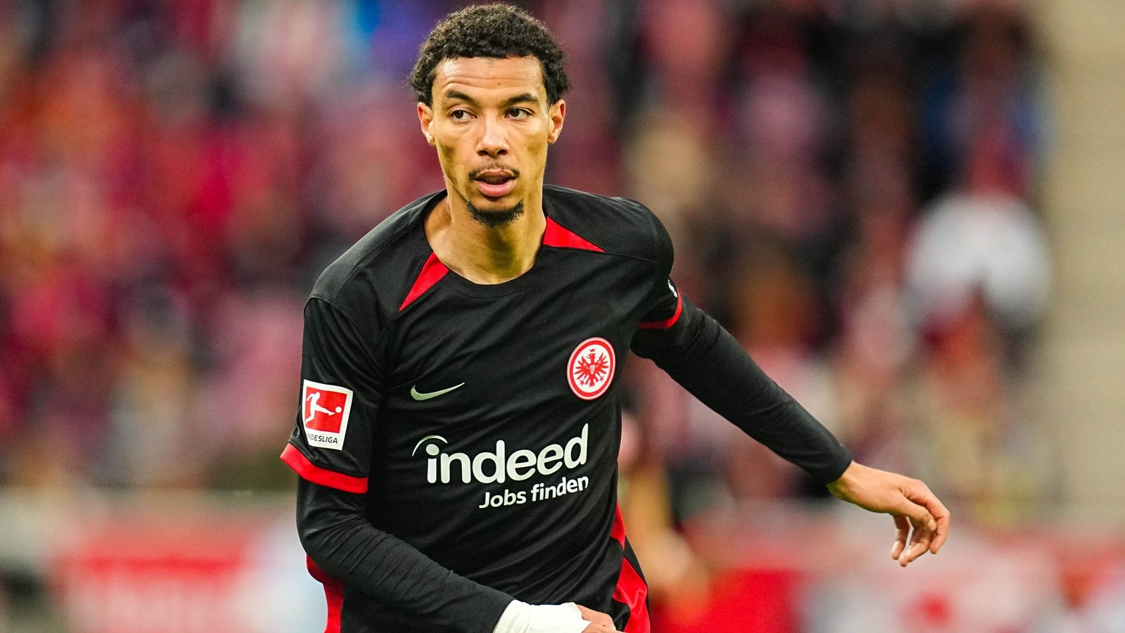 Liverpool close in on Eintracht Frankurt's Ekitike