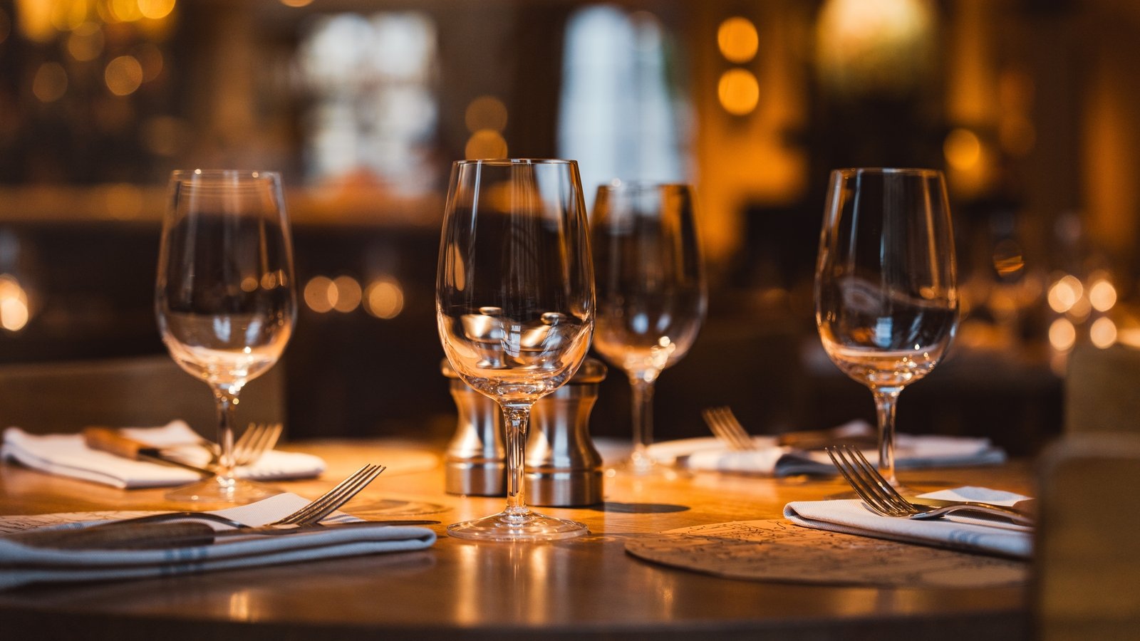 Government considers delaying hospitality VAT reduction