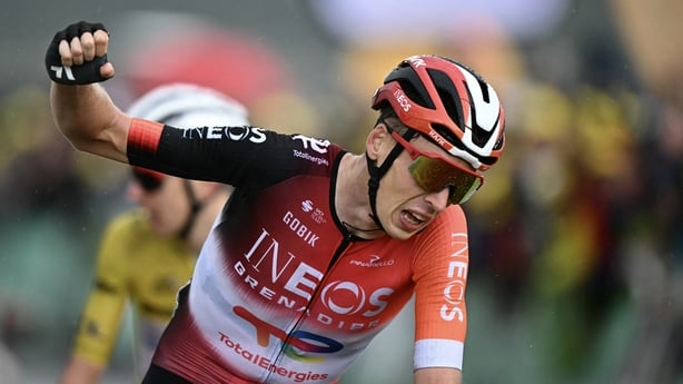 Guest and INEOS Grenadiers team's Dutch rider Thymen Arensman cycles to the finish line to win the 19th stage of the 112th edition of the Tour de France cycling race, 93.1 km between Albertville and La Plagne, in the French Alps, on July 25, 2025. The 19th stage of the Tour de France was shorted fro
