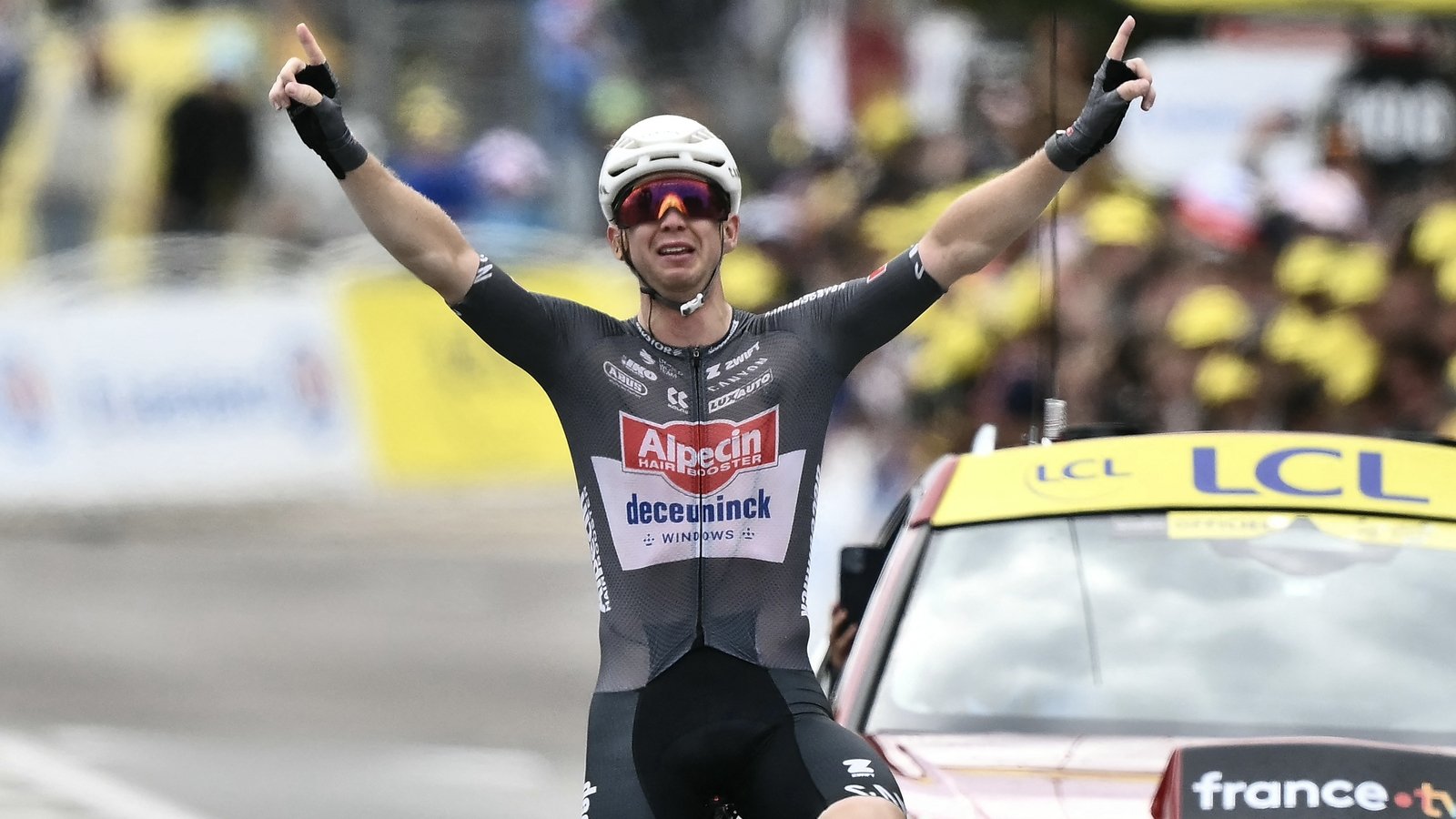 Groves wins penultimate stage, Pogacar poised for title