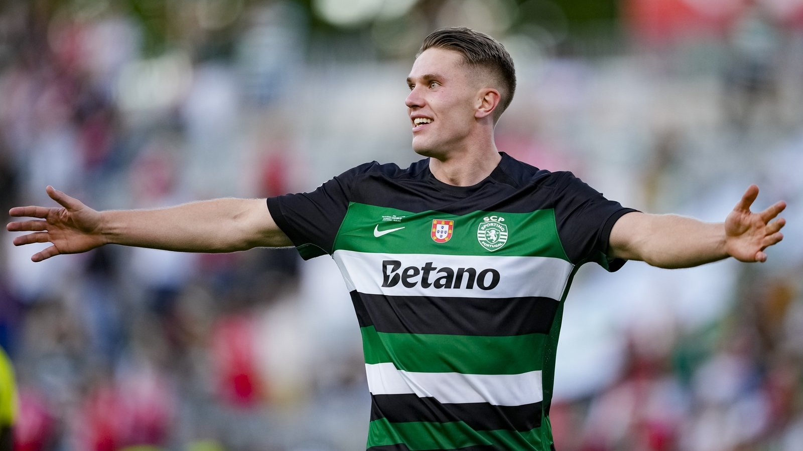 Arsenal complete signing of Gyokeres from Sporting