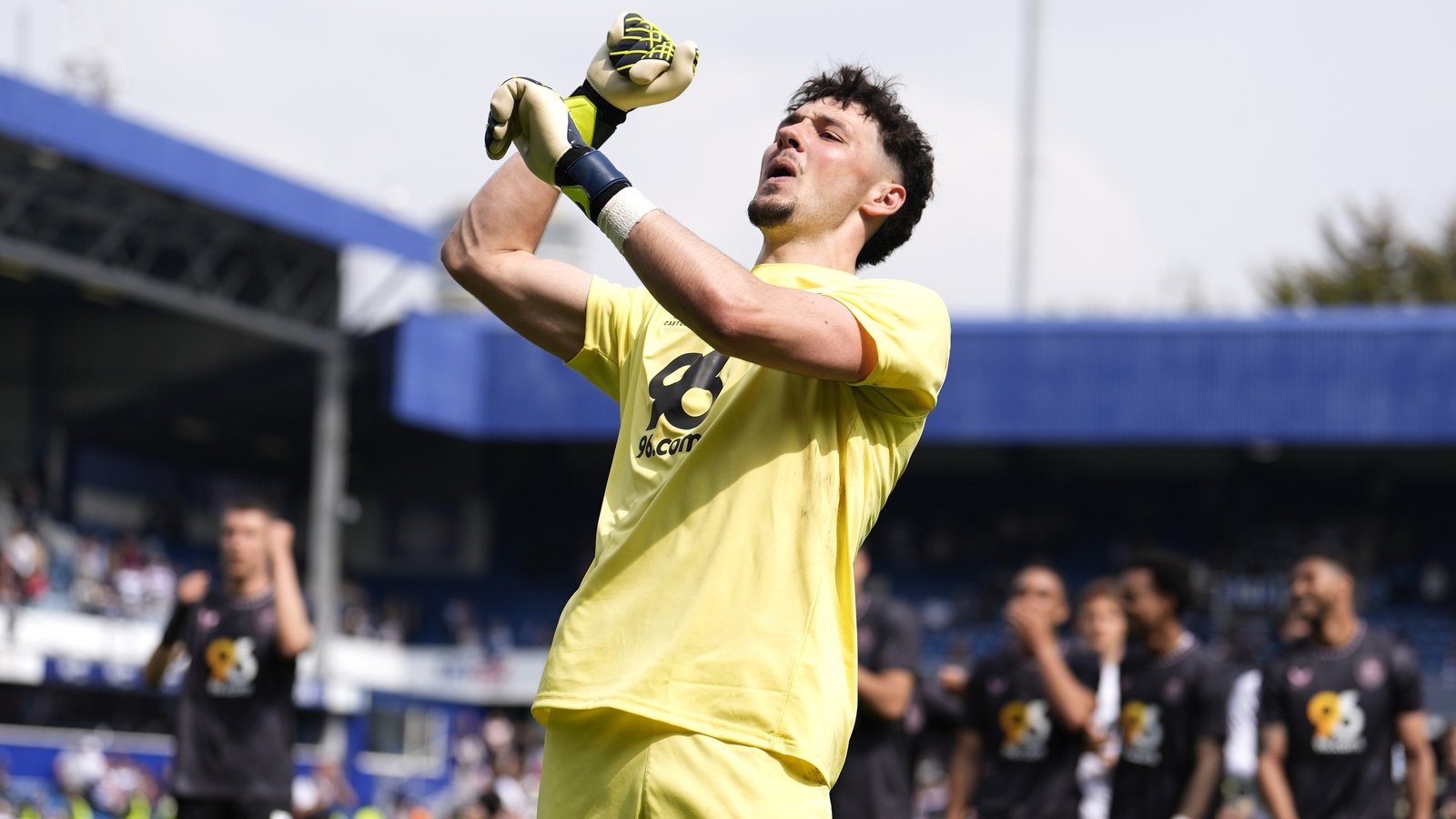 Trafford rejoins City, Felix off to Saudi