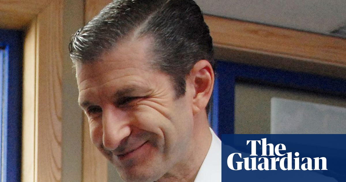 Police arrest shoplifter with help from the old Bill actor | Southampton