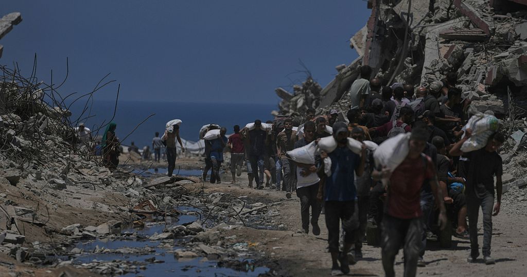 Explosions light up Gaza as Israeli offensive intensifies