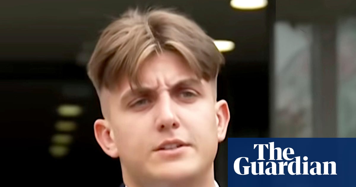 Reform councillors criticised after voting to spend £150,000 on political advisers | Reform UK