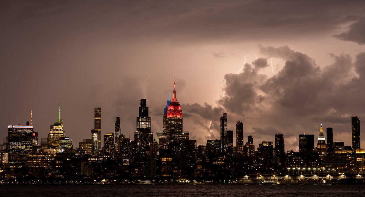 Heavy rain floods NYC streets, highways and subway as commuters brace for Tuesday