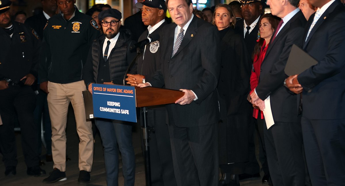 5 claims in former NYPD commissioner’s lawsuit that seem straight out of a soap opera