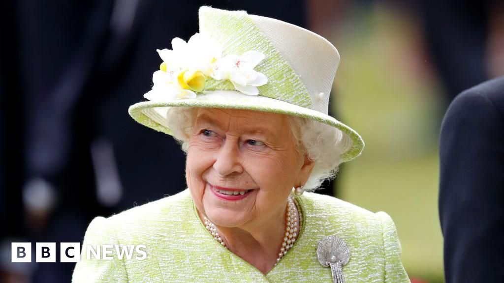 Queen Elizabeth II's fashion to go on show in Palace exhibition