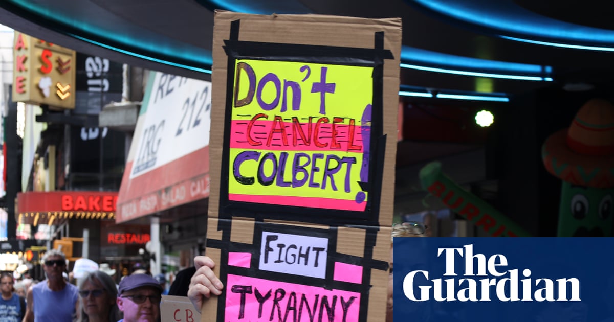 ‘Save Colbert’ rally in New York City touts petition signed by 250,000 people | Stephen Colbert