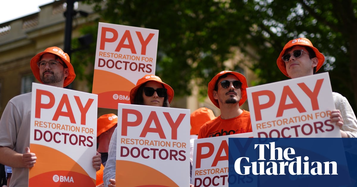 Resident doctors’ pay has fallen behind 2010-11 levels, report finds | Doctors