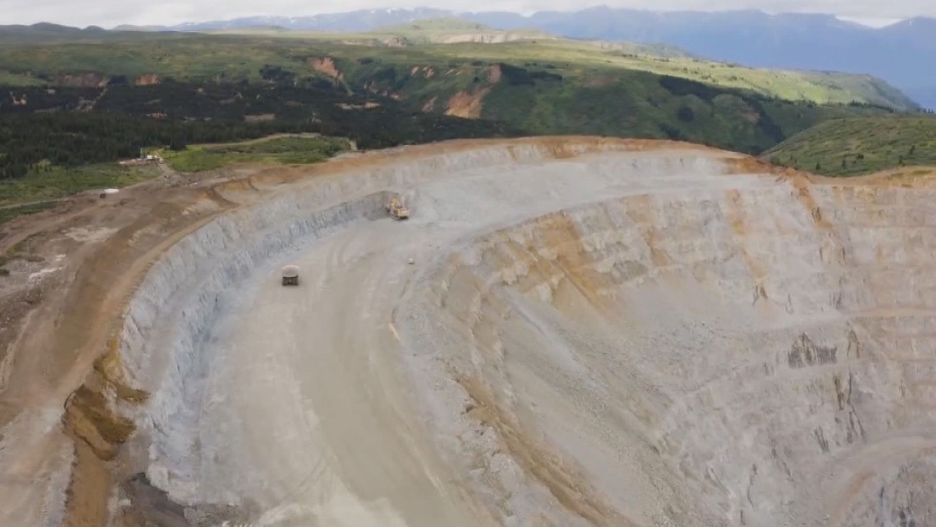 Click to play video: 'Three miners trapped underground in northern B.C.'