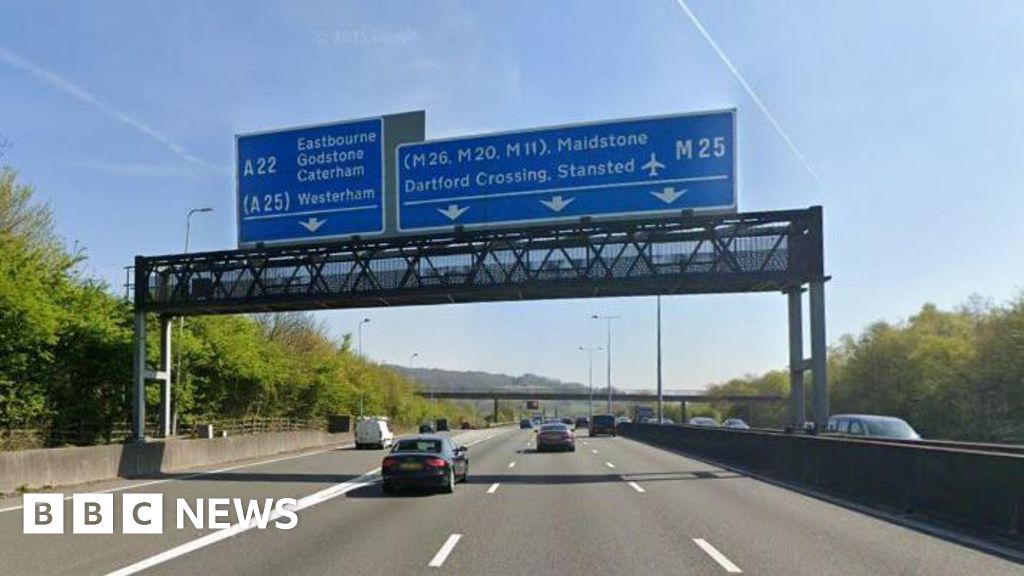 M25 closed following police incident