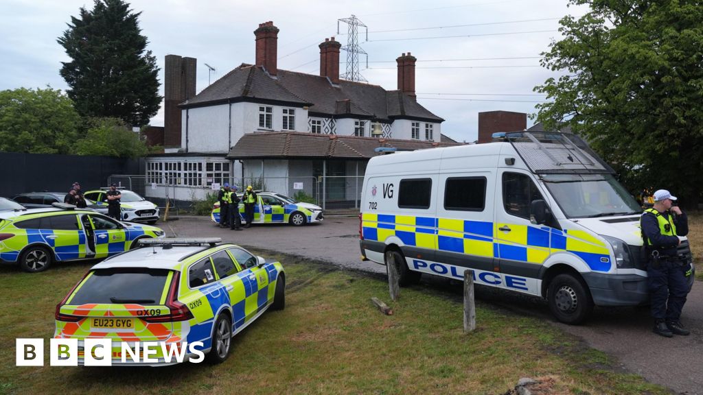 Epping asylum seekers afraid to exit hotel during protests