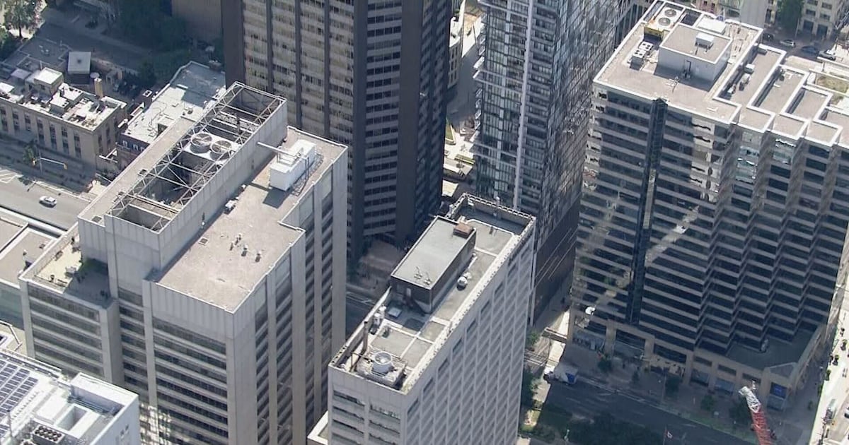 Toronto police investigating downtown stabbing