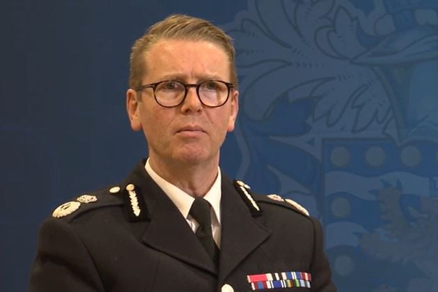 Former senior PSNI officer retires after being cleared in sexual offences probe