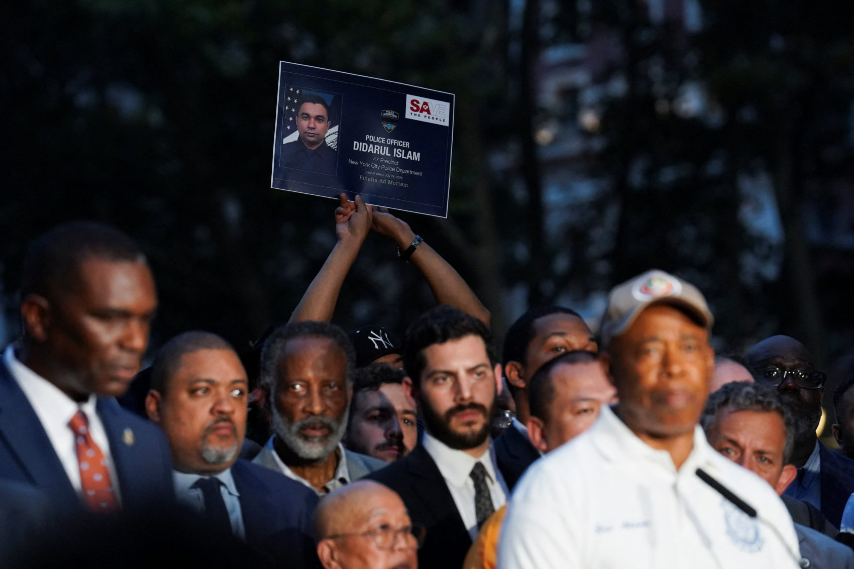 Vigil held in New York City for victims of mass shooting