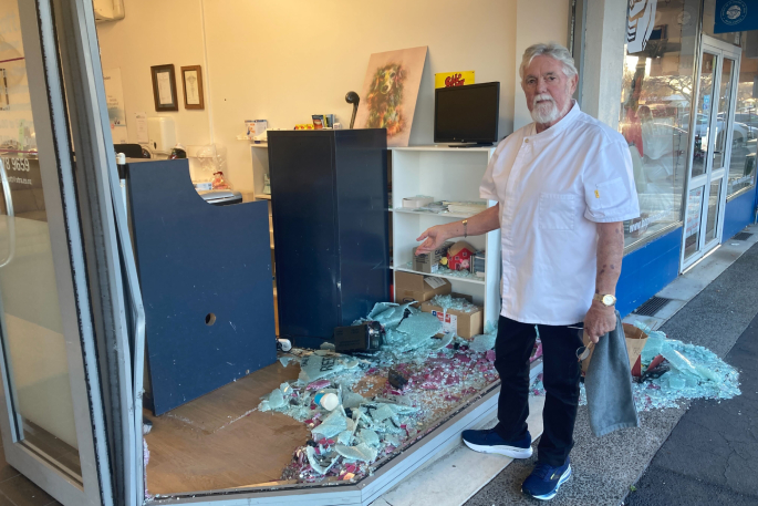 SunLive - Car crashes through Greerton dental lab window