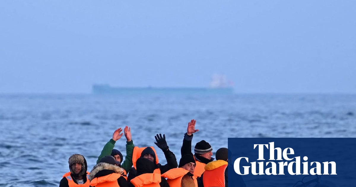 Starmer’s sanctions plan for people smugglers ‘far-fetched’, say experts | Immigration and asylum