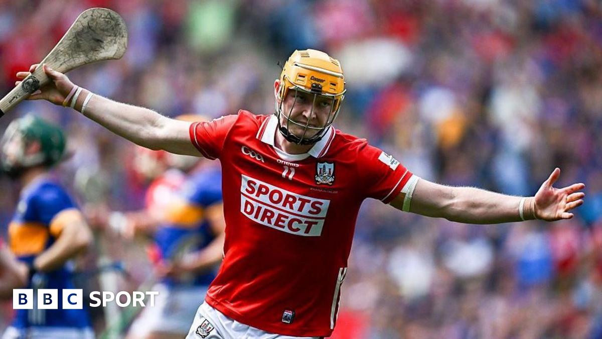 Watch: All-Ireland hurling final - Cork lead at half-time courtesy of late Barrett goal