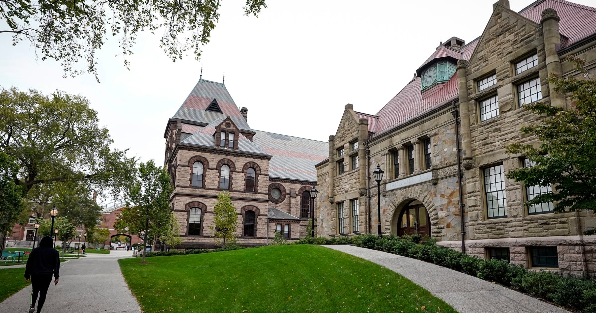 Brown reaches deal with federal government to restore funding