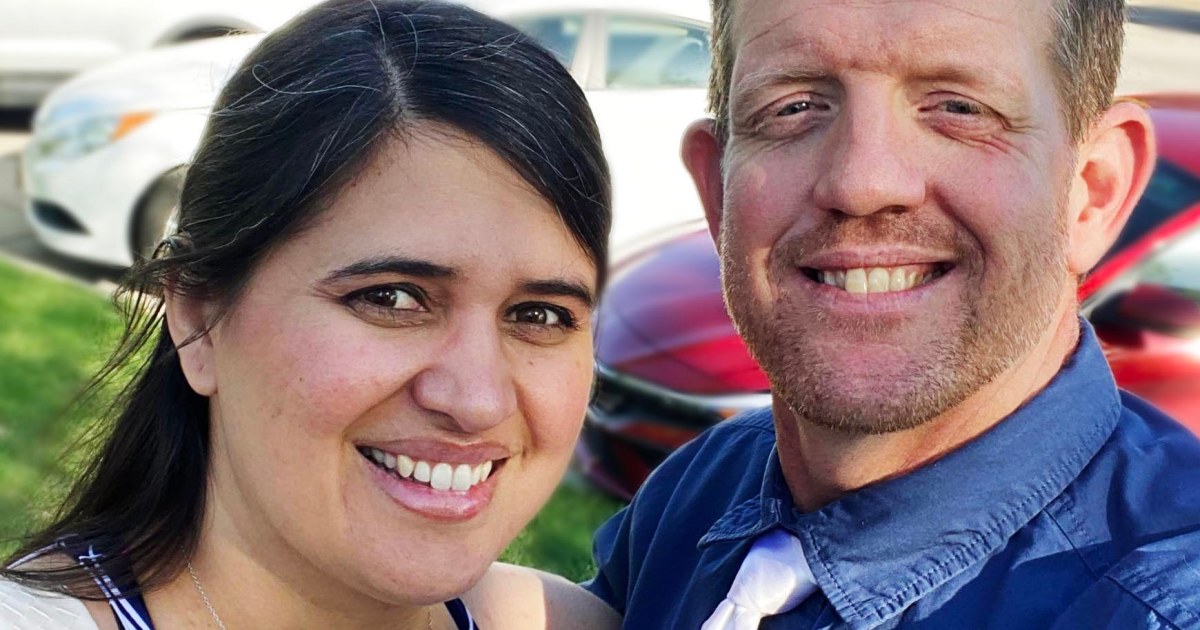 Manhunt for suspect in the killing of a couple hiking with their daughters in Arkansas state park