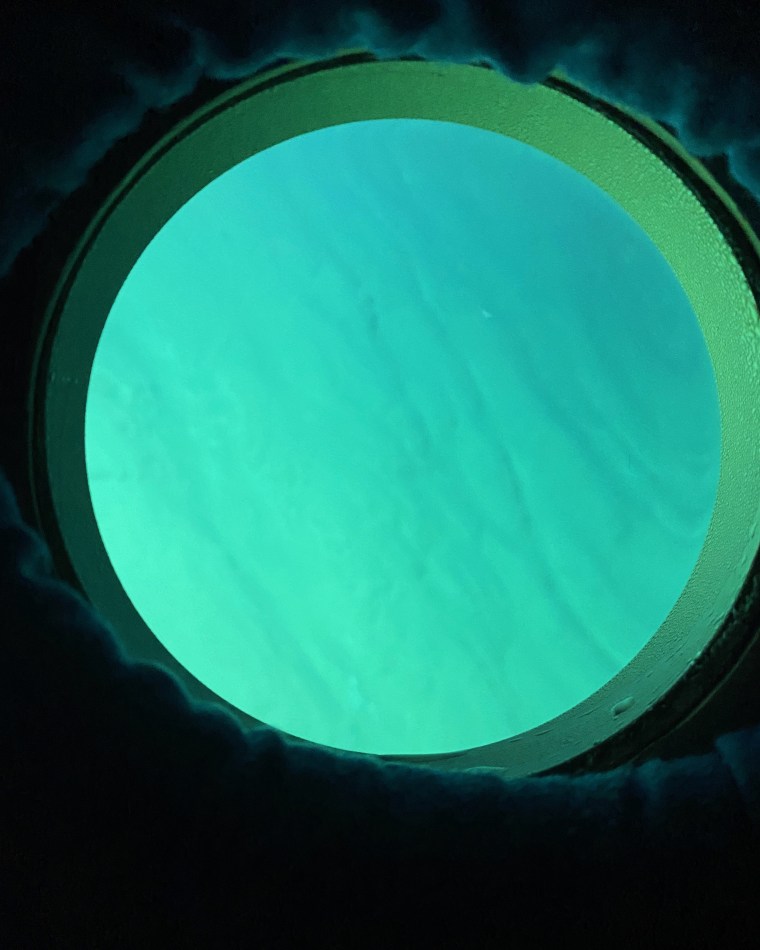 The small porthole of the three-person submersible, Fendouzhe.