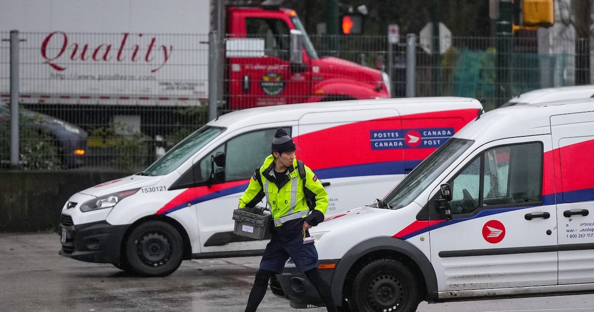 ‘I don’t really use it’: Canadians split on value of Canada Post ahead of strike vote - CTV News