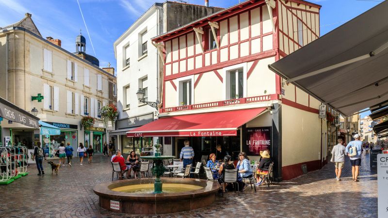 French resort town cracks down on ‘half-naked’ visitors