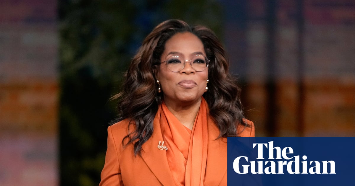No, Oprah Winfrey didn’t block access to a road in Hawaii amid tsunami warning evacuations | Oprah Winfrey