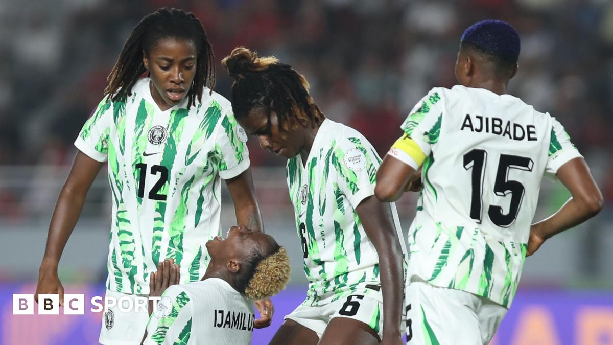 Nigeria's Folashade Ijamilusi celebrate her goal against Morocco