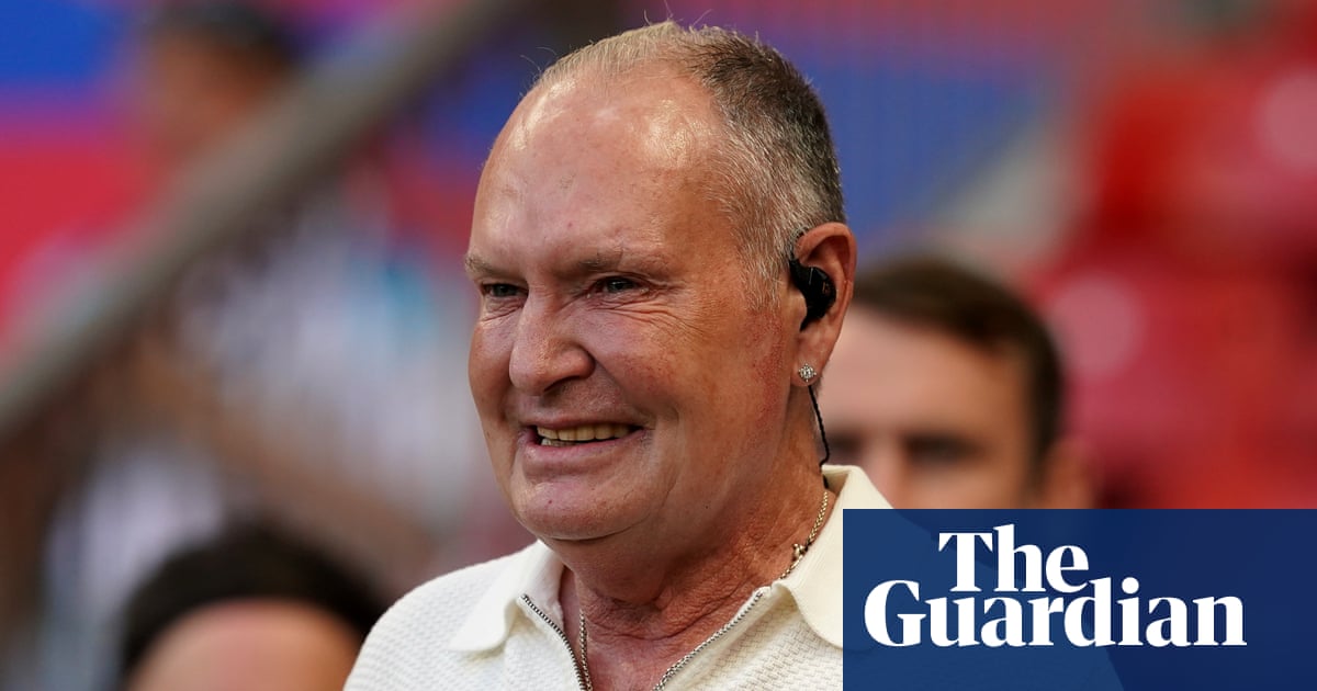 Paul Gascoigne in hospital, personal assistant says, after reported collapse | Paul Gascoigne