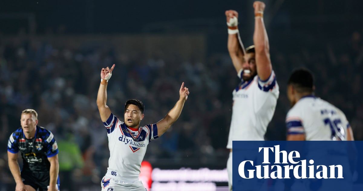 Mason Lino’s last-gasp drop goal stuns Leeds and boosts Wakefield’s playoff hopes | Super League