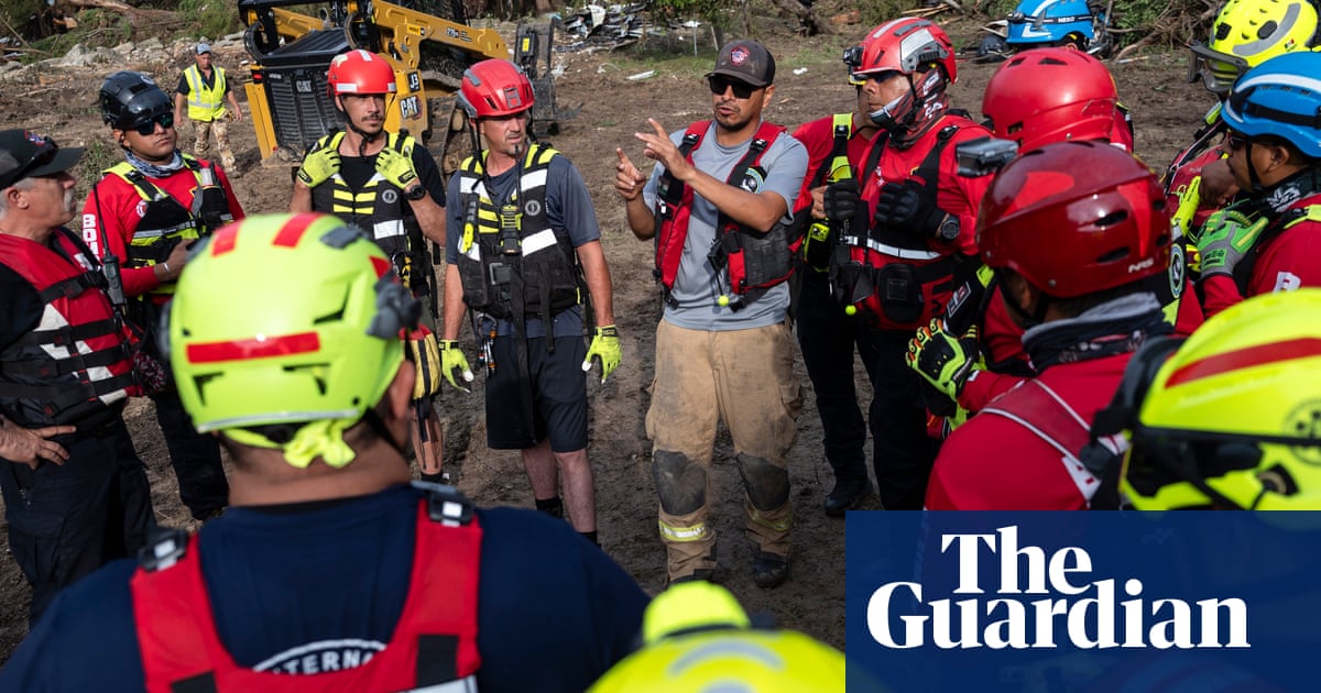 Firefighters from Mexico aid Texas flood search and rescue: ‘There are no borders’ | Texas floods 2025