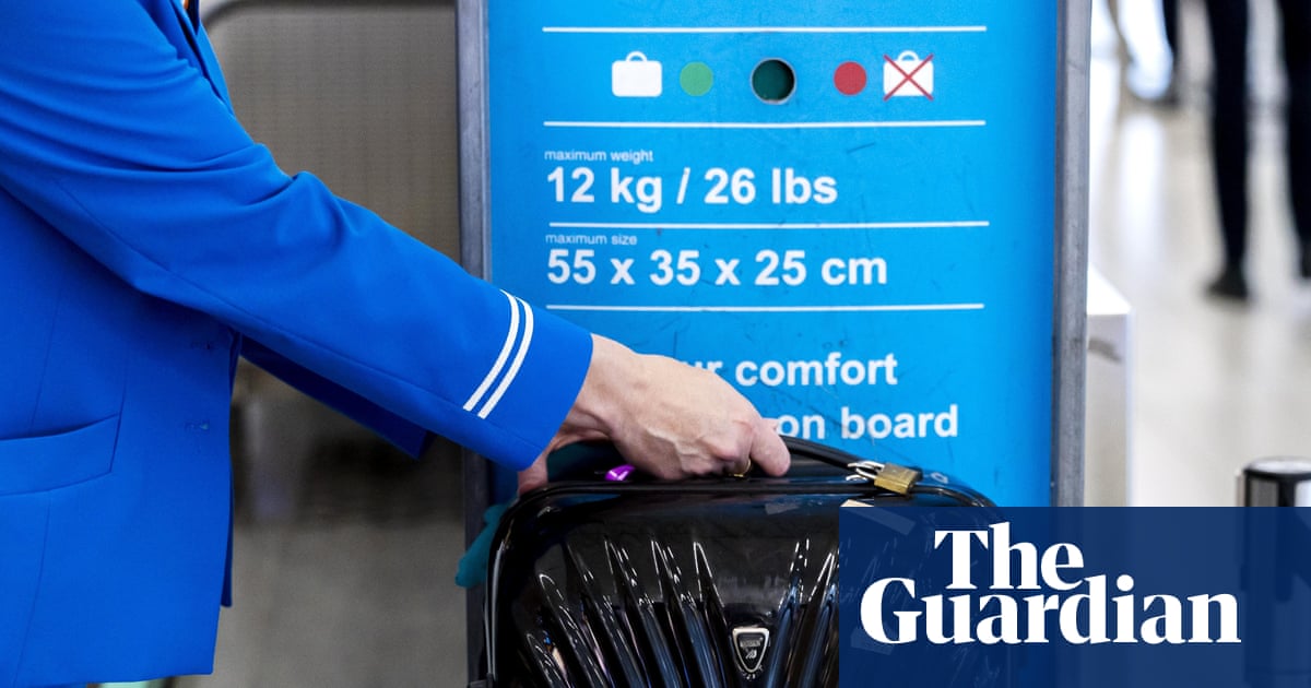 Ryanair weighs up increasing bonus to staff for intercepting oversized luggage | Ryanair