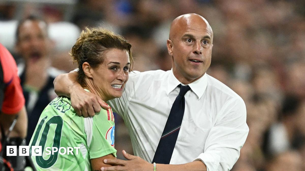 Captain Cristiana Girelli (left) with head coach Andrea Soncin (right)