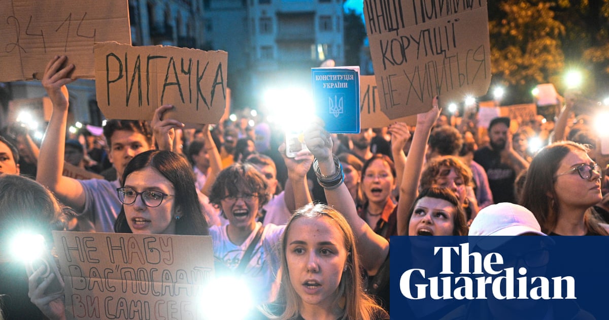 Pressure builds on Zelenskyy over corruption agency changes as protests continue | Ukraine