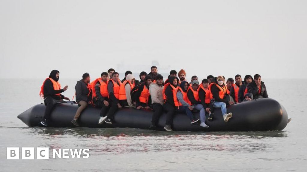 UK-France migrant deal 'robust' against legal challenges, Yvette Cooper says