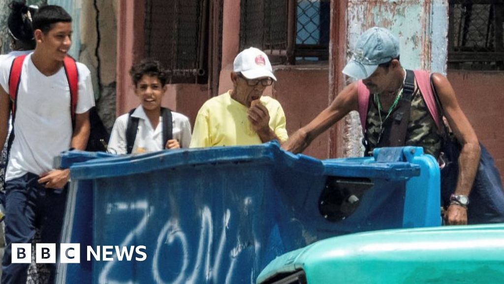 Cuban minister resigns after saying 'there are no beggars in Cuba'