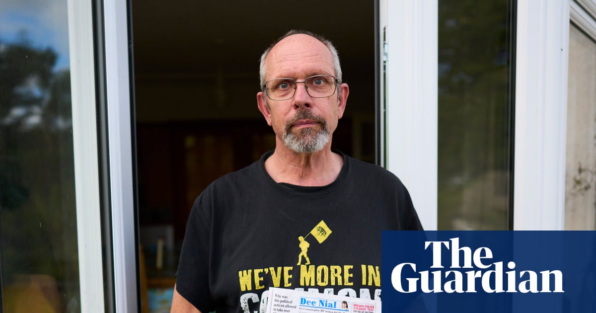 Ian Hislop calls arrest of man holding Private Eye cartoon at Gaza protest ‘mind-boggling’ | Protest