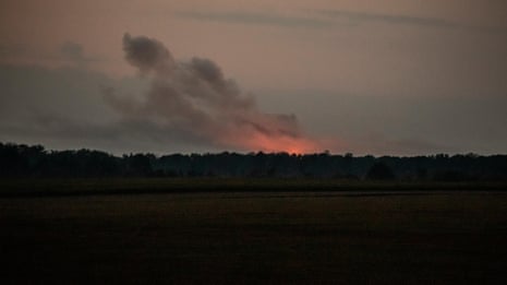 Explosions seen over city of Pavlohrad during Russian drone and missile attack – video 